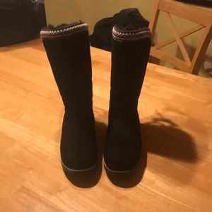 Tall suede lamo boots faux fur inside lace up back